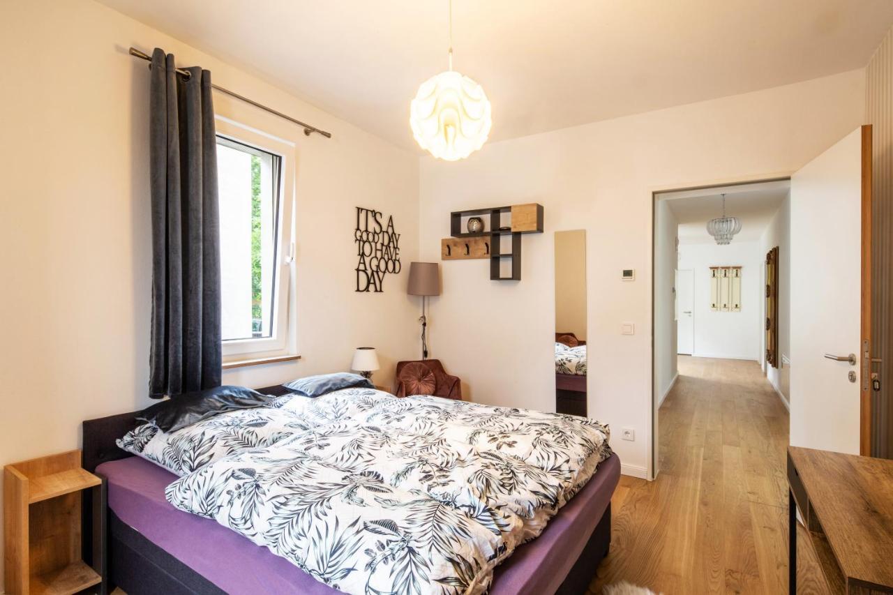 Gaestezimmer In Dresden Mit Dach-Terrasse, Wohnbereich Und Kueche Appartement Buitenkant foto