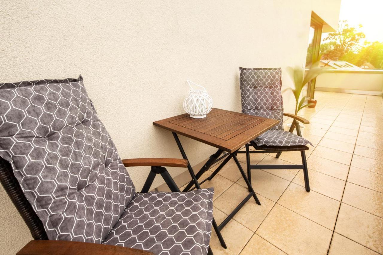 Gaestezimmer In Dresden Mit Dach-Terrasse, Wohnbereich Und Kueche Appartement Buitenkant foto