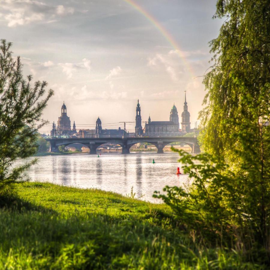 Gaestezimmer In Dresden Mit Dach-Terrasse, Wohnbereich Und Kueche Appartement Buitenkant foto